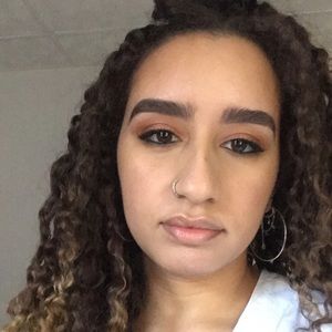 Meet your Posher, Jade